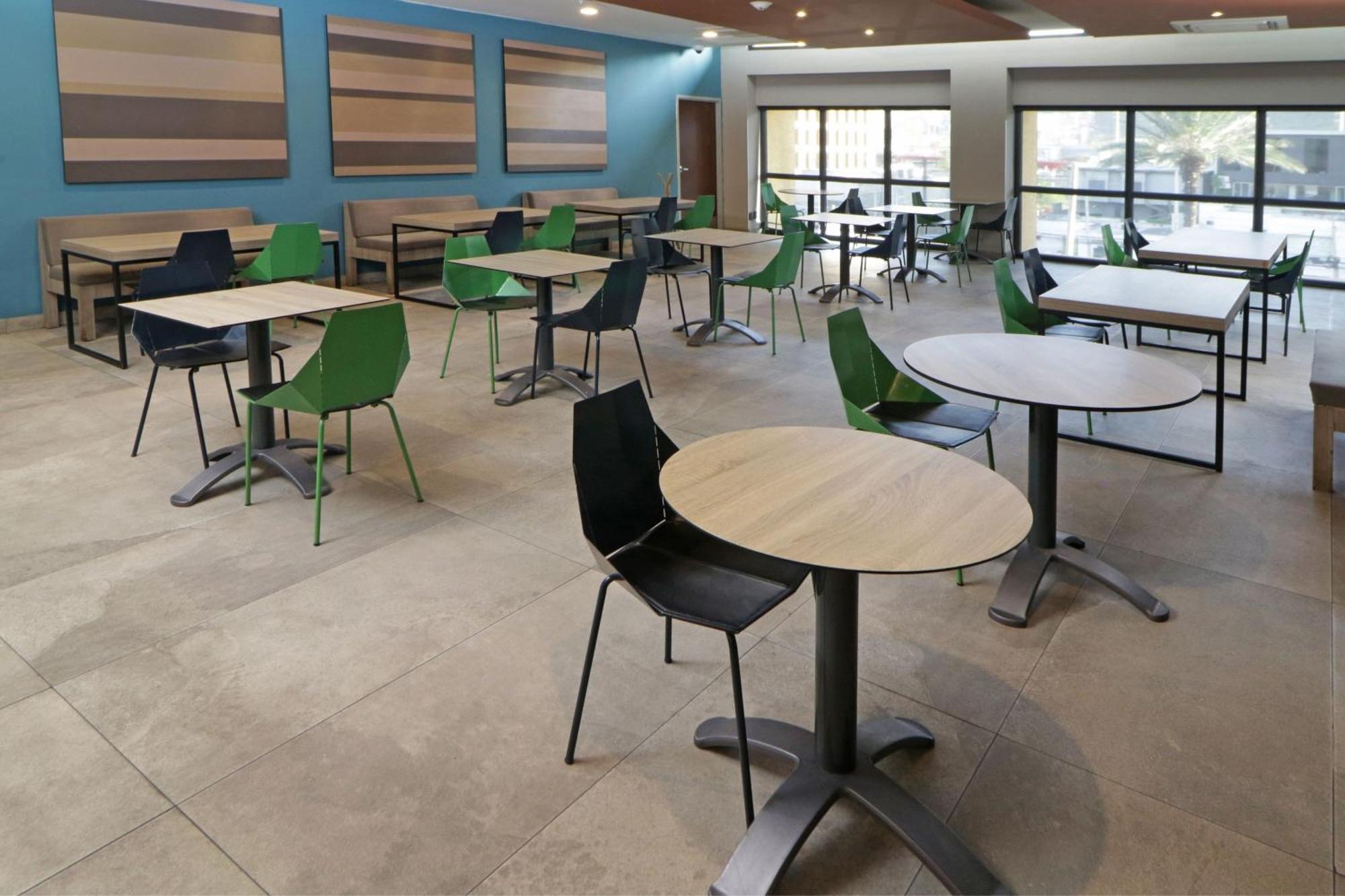 City Express Plus By Marriott Monterrey Galerias Luaran gambar